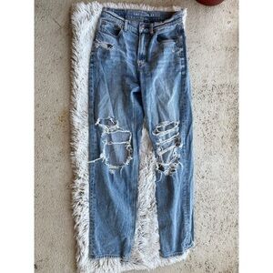American Eagle Mom Straight Jean